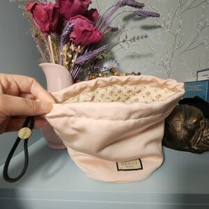 Gucci Beauty Light Pink Drawstring Bag 6x6 Makeup Travel Pouch Floral Lining New